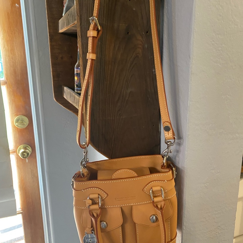 Downey and Bourke natural leather cross over bag - Picture 6 of 8